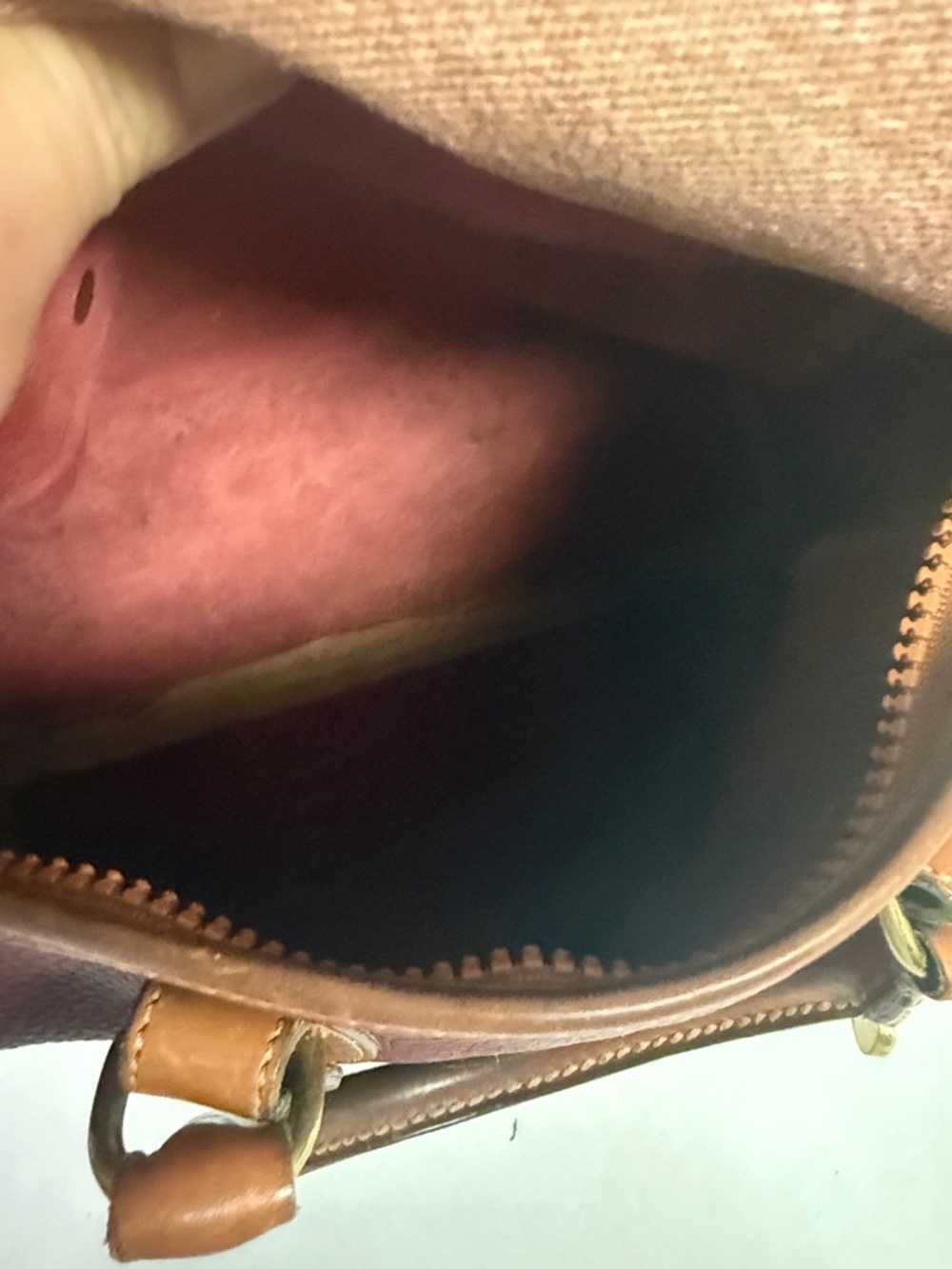 Dooney & Bourke Burgundy Pebble Leather Satchel with Tan Trim VINTAGE β¦οΈπΈπΌπ― - Picture 14 of 14